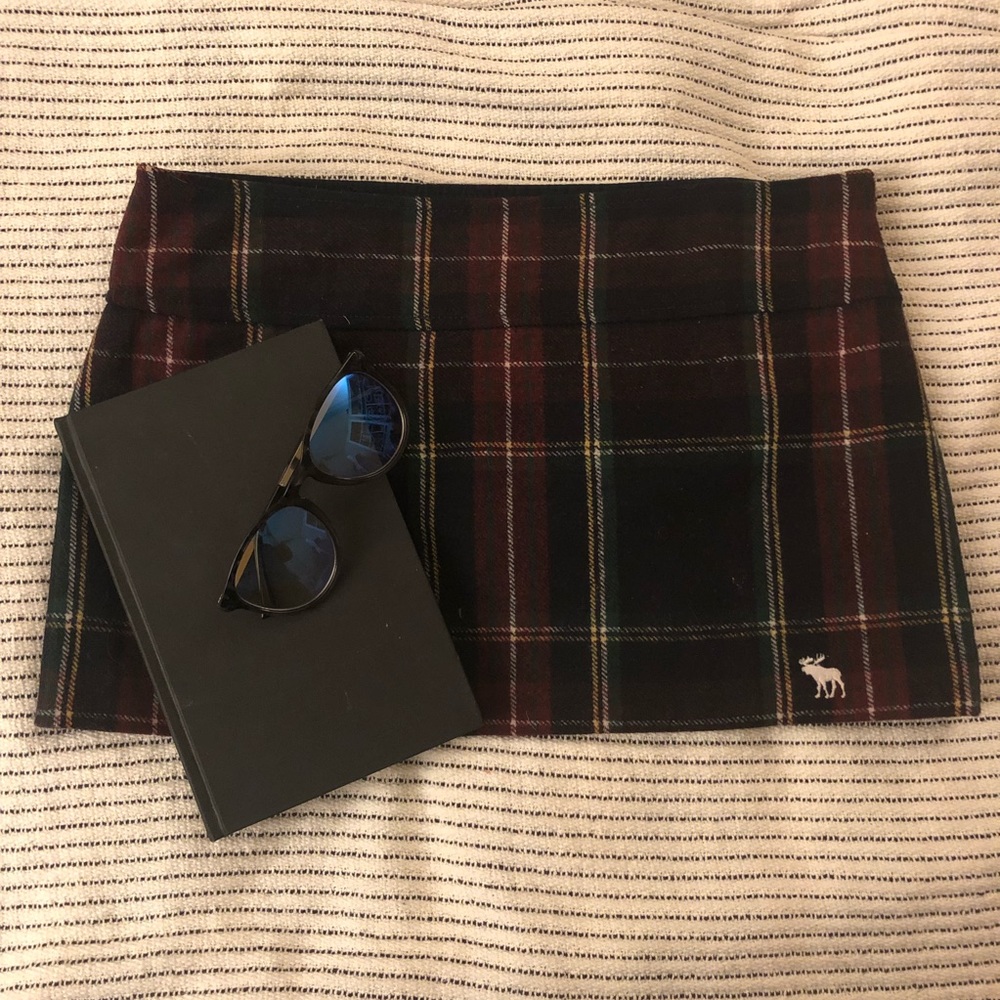 JUST IN! Abercrombie mini skirt